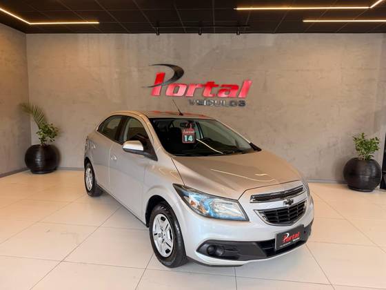 CHEVROLET ONIX 1.4 MPFI LT 8V FLEX 4P AUTOMÁTICO CHEVROLET ONIX 1.4 MPFI LT 8V FLEX 4P AUTOMÁTICO